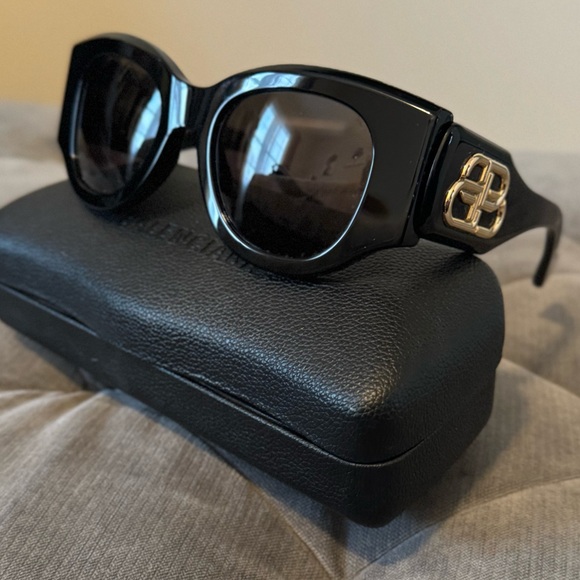 Preowned BALENCIAGA BB0070S 006 SUNGLASSES Good Condition - Picture 1 of 14
